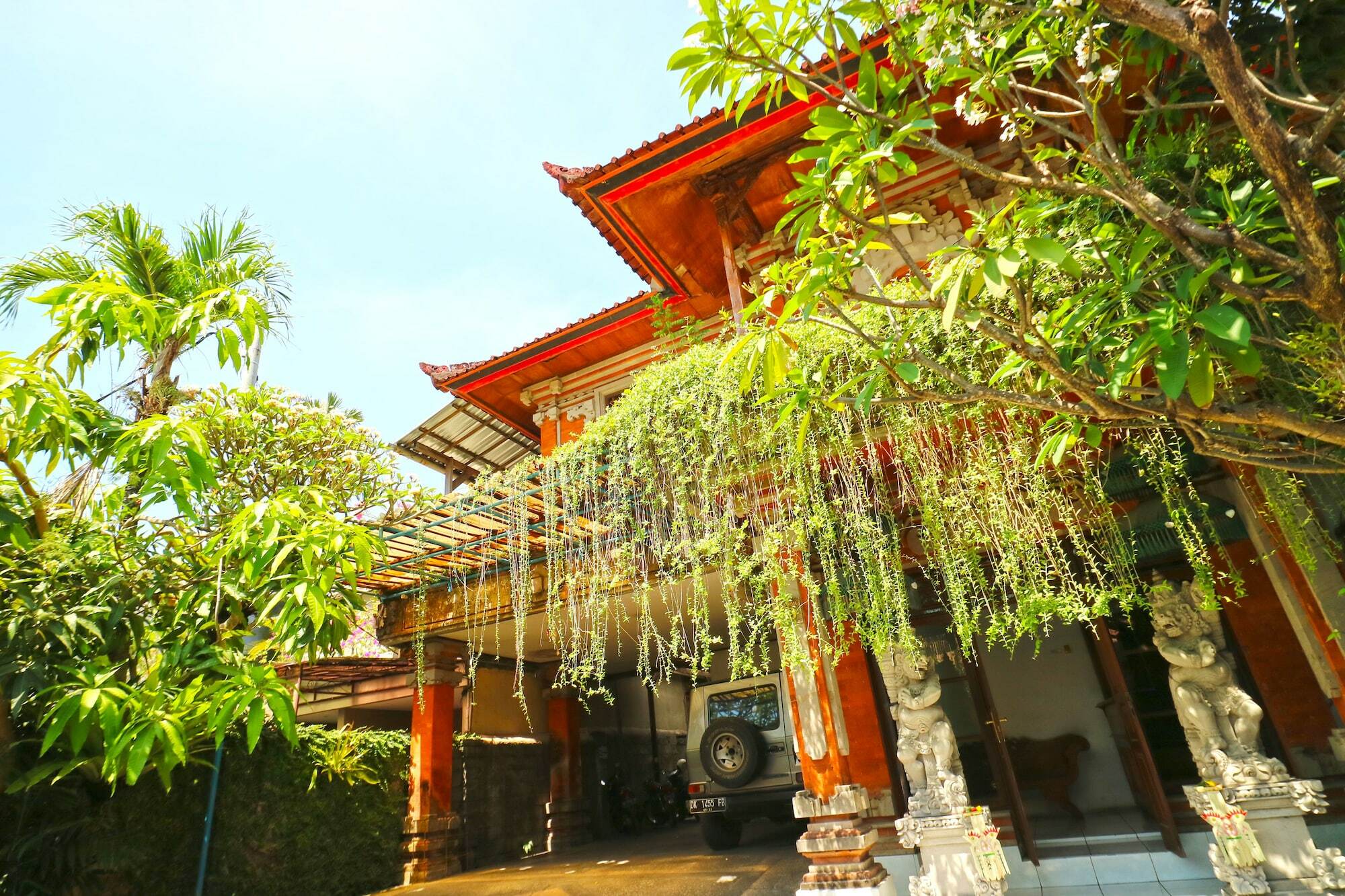 Wisma tamu Inada Losmen *